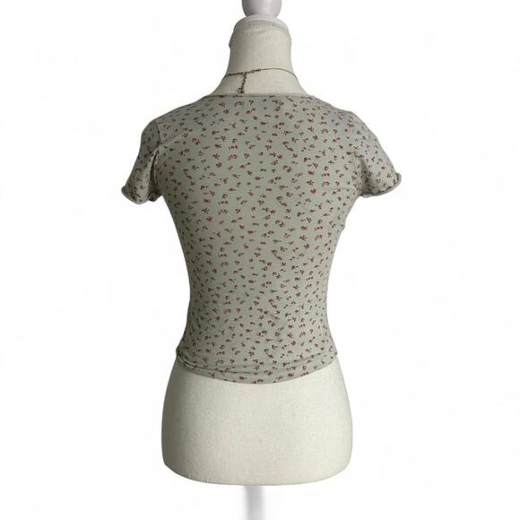 Brandy Melville Coquette Casual Floral Fitted Pale Green Top One Size 100%Cotton - Picture 2 of 4